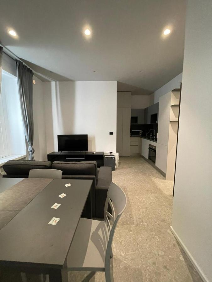 De Luca 6 Apartments Salerno Ngoại thất bức ảnh