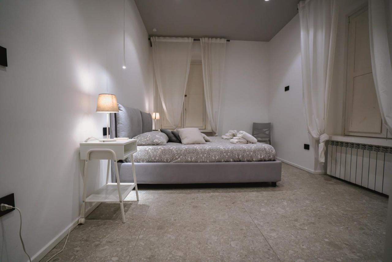 De Luca 6 Apartments Salerno Ngoại thất bức ảnh