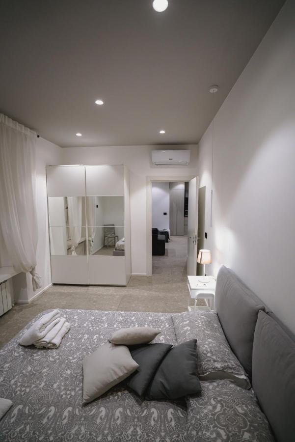 De Luca 6 Apartments Salerno Ngoại thất bức ảnh